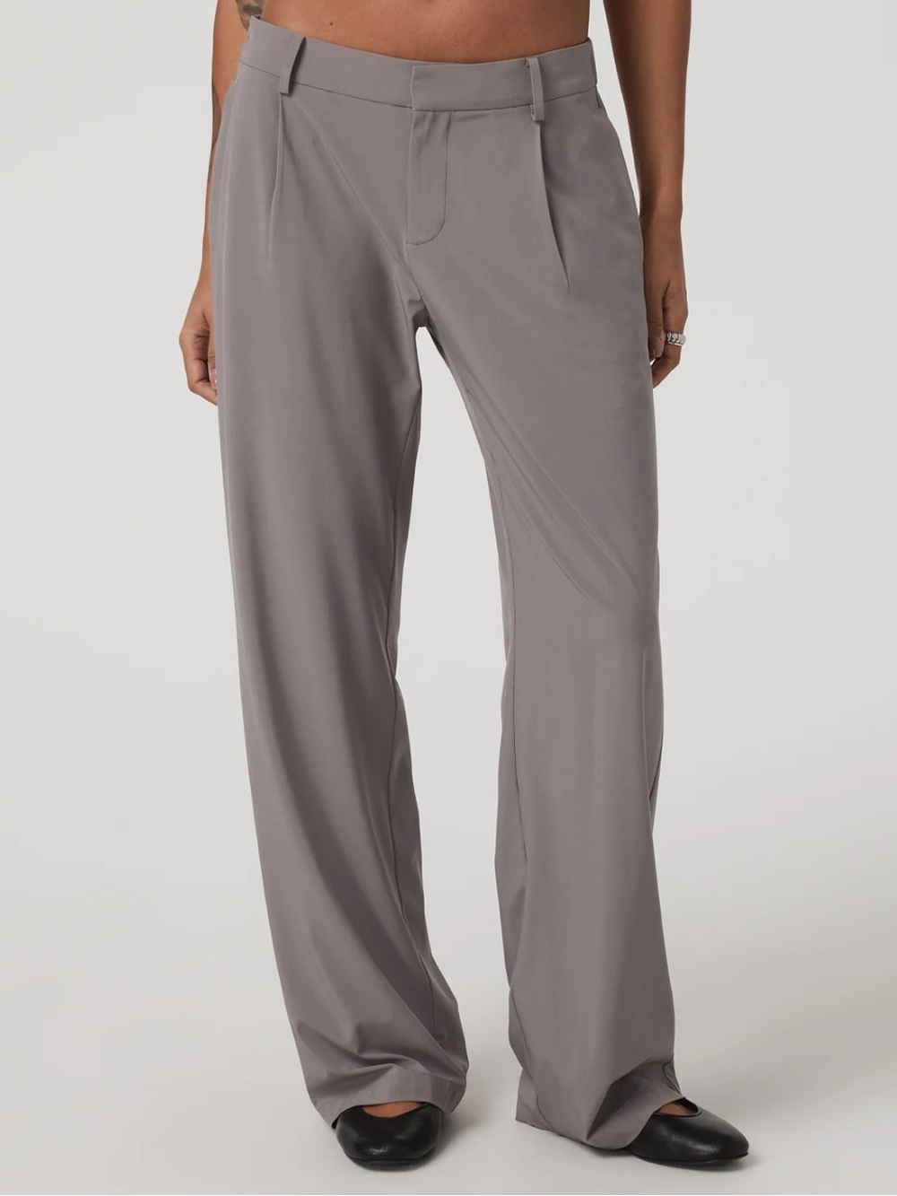 Vuori Villa Low Slung Trouser Grey Size Medium